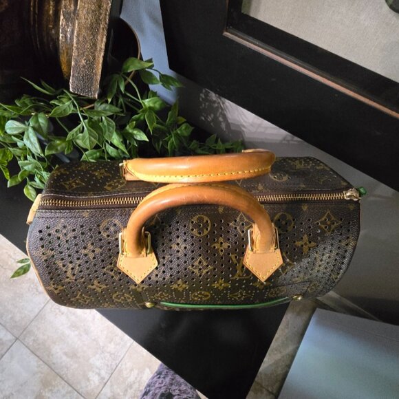 EUC RARE Authentic Limited Edition Louis Vuitton Perforated Speedy 30 - Picture 8 of 16